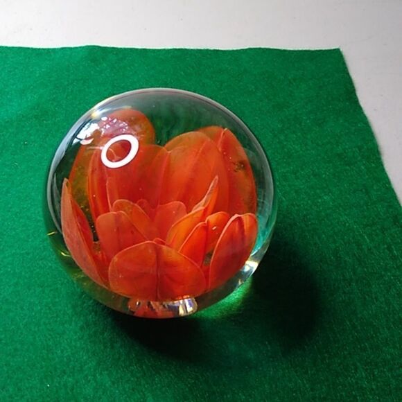 Paperweight Signed RH Robert Hamon Orange/Red Translucent Flower Art Glass - Picture 1 of 7